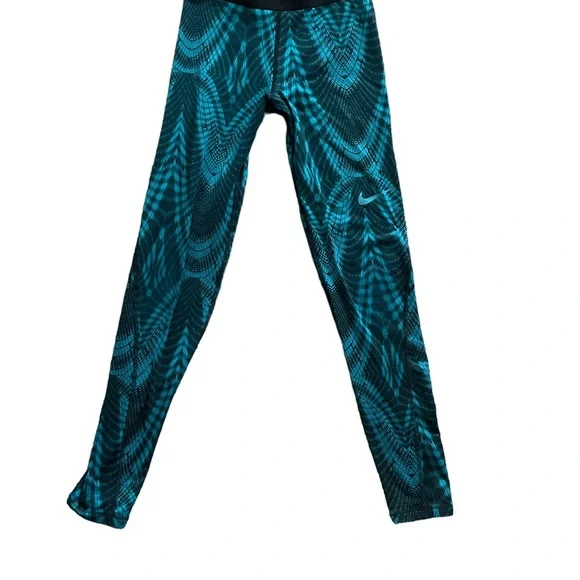 Nike pro size small - Picture 5 of 10